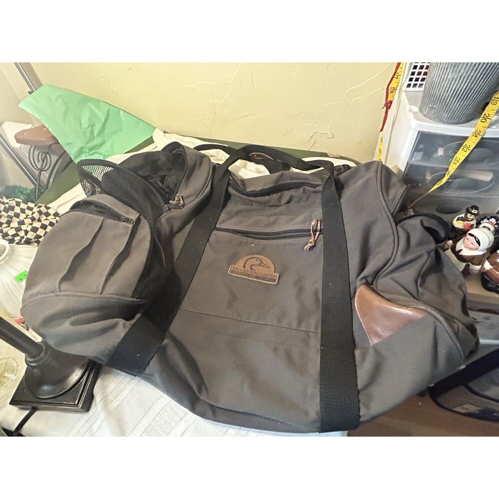 Ducks Unlimited large duffle bag, shoulder strap, bottom compartment